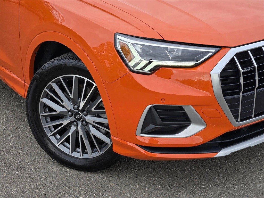 2022 Audi Q3 Premium Plus photo 2