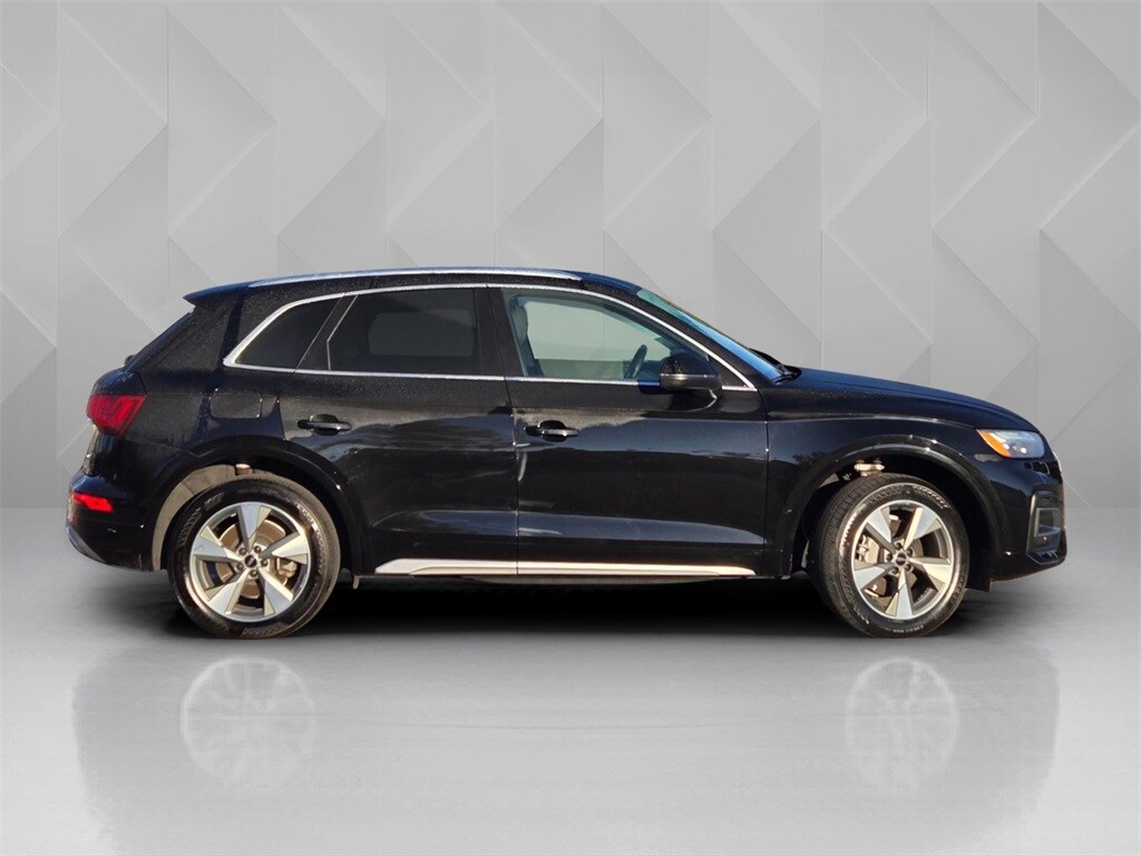 2022 Audi Q5 40 Premium Plus photo 3