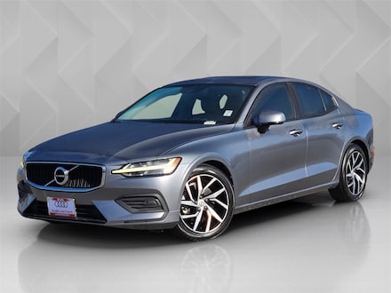 2020 Volvo S60 T5 Momentum Sedan