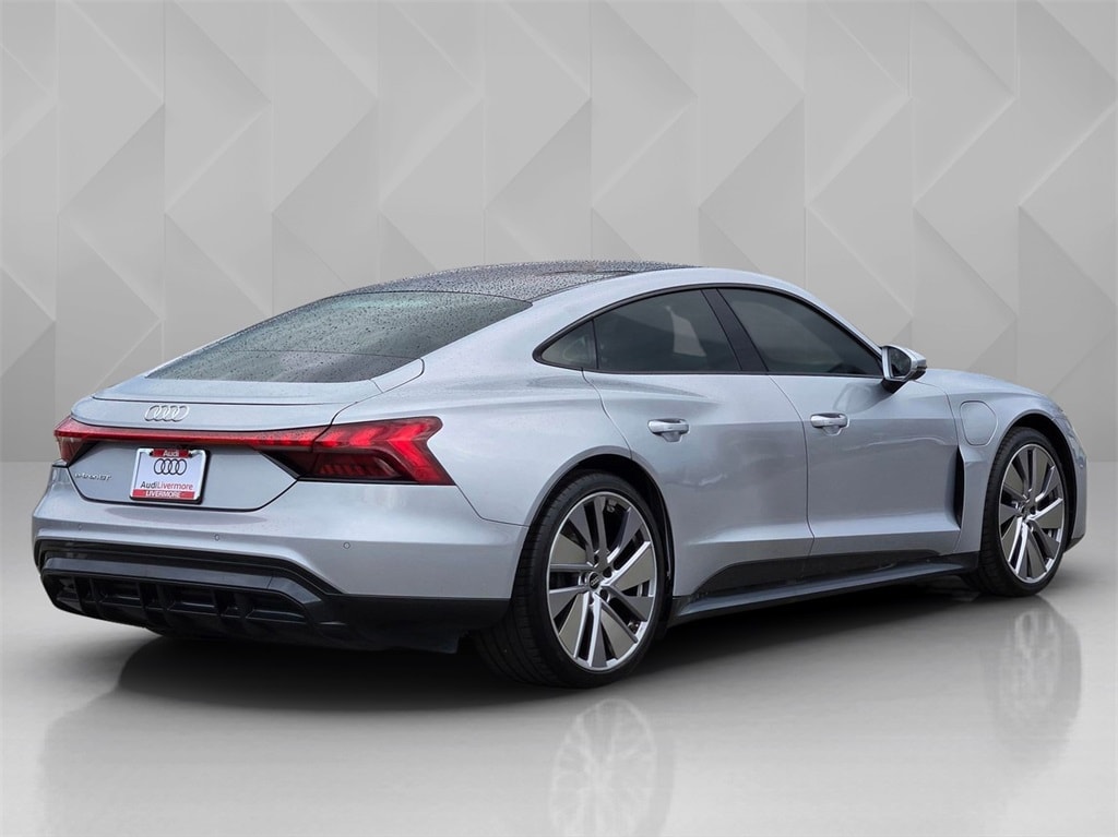 2022 Audi e-tron GT Premium Plus photo 5