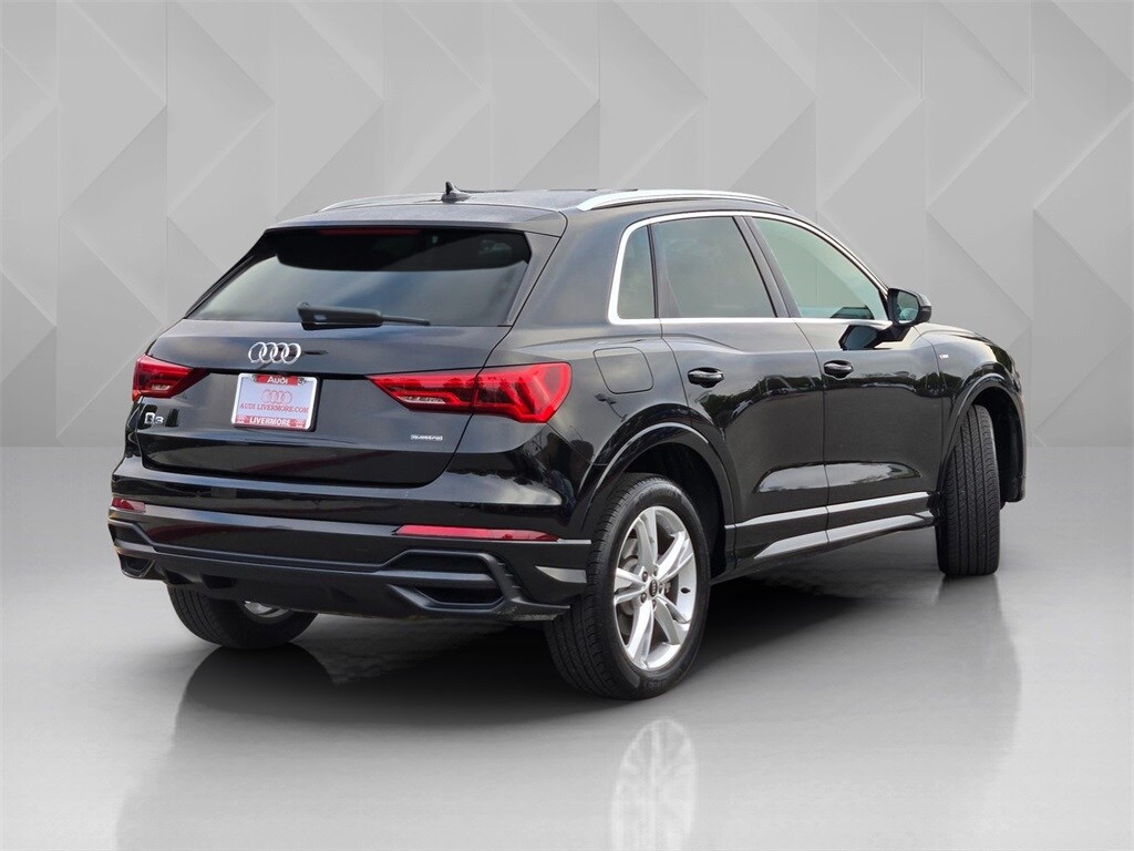 2022 Audi Q3 S line Premium photo 4