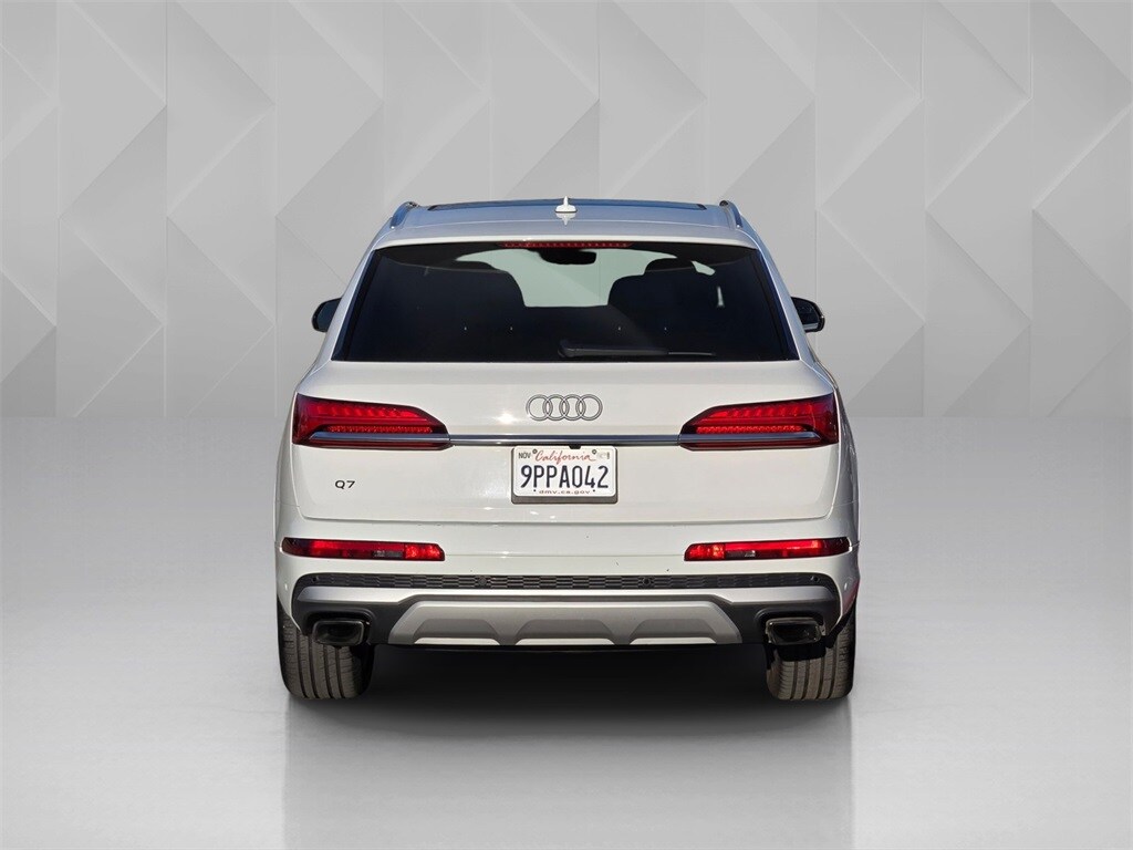 2025 Audi Q7 55 Premium Plus photo 4