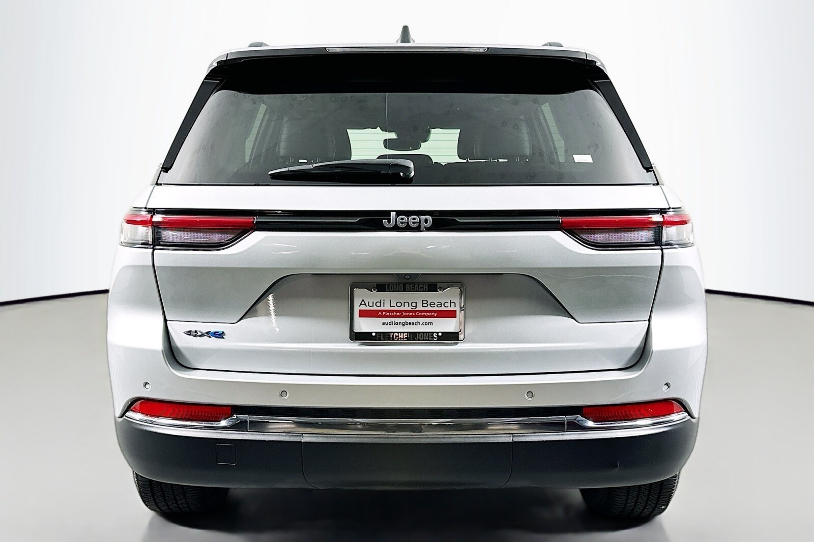 2024 Jeep Cherokee Limited 4xe photo 2