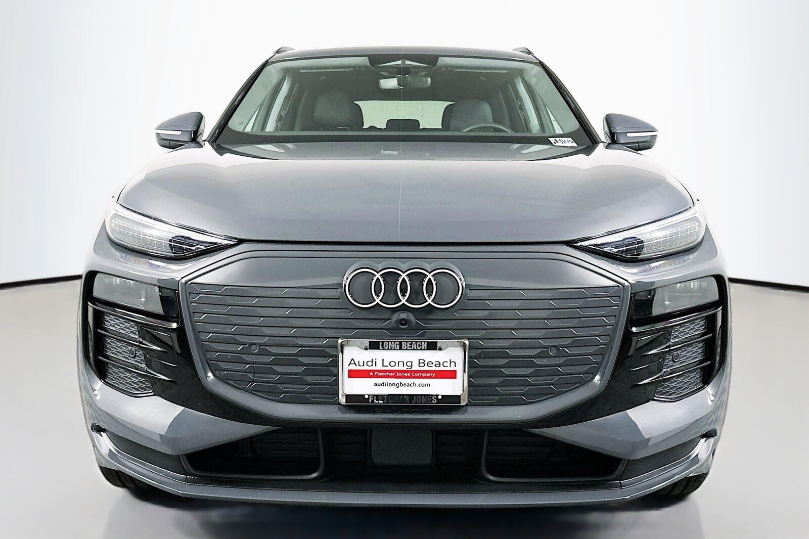 2025 Audi Q6 E-tron Premium Plus photo 2
