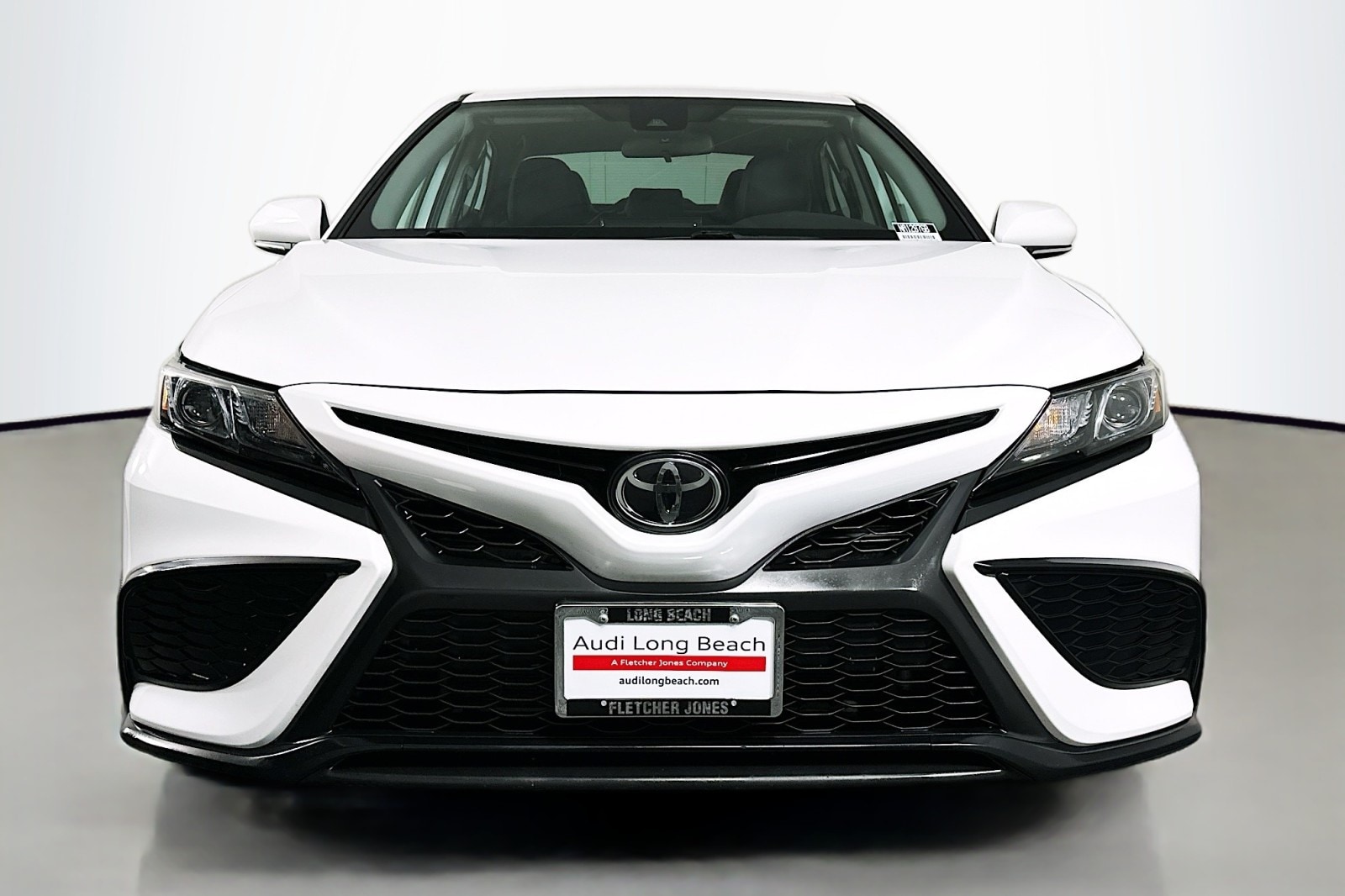 2023 Toyota Camry SE photo 2