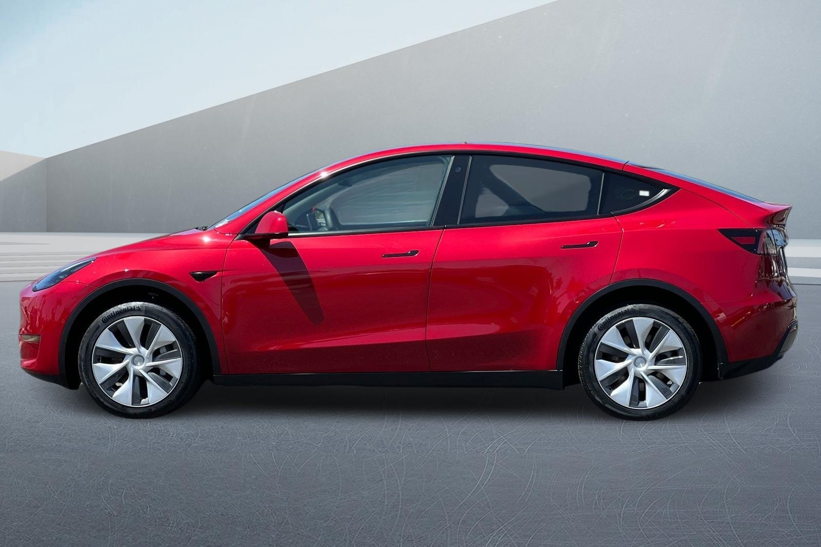 Used 2022 Tesla Model Y Long Range with VIN 7SAYGDEE8NF535079 for sale in Long Beach, CA