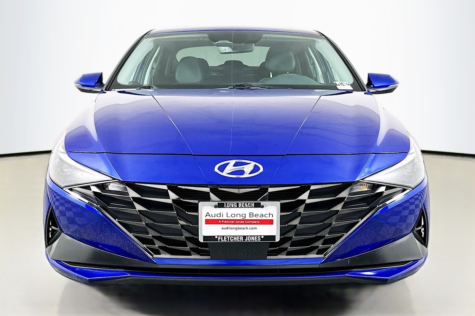 2022 Hyundai Elantra Limited photo 2