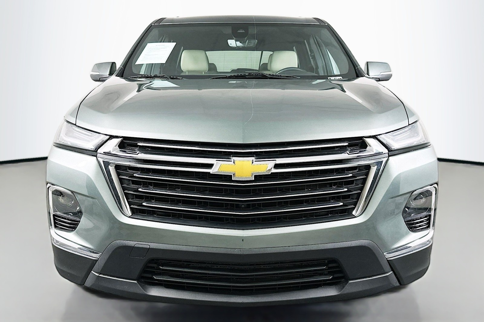 Used 2023 Chevrolet Traverse 3LT with VIN 1GNEVHKW8PJ237919 for sale in Signal Hill, CA
