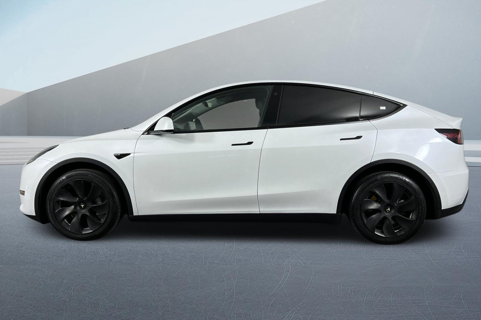 Used 2023 Tesla Model Y Long Range with VIN 7SAYGDEE0PA114280 for sale in Long Beach, CA