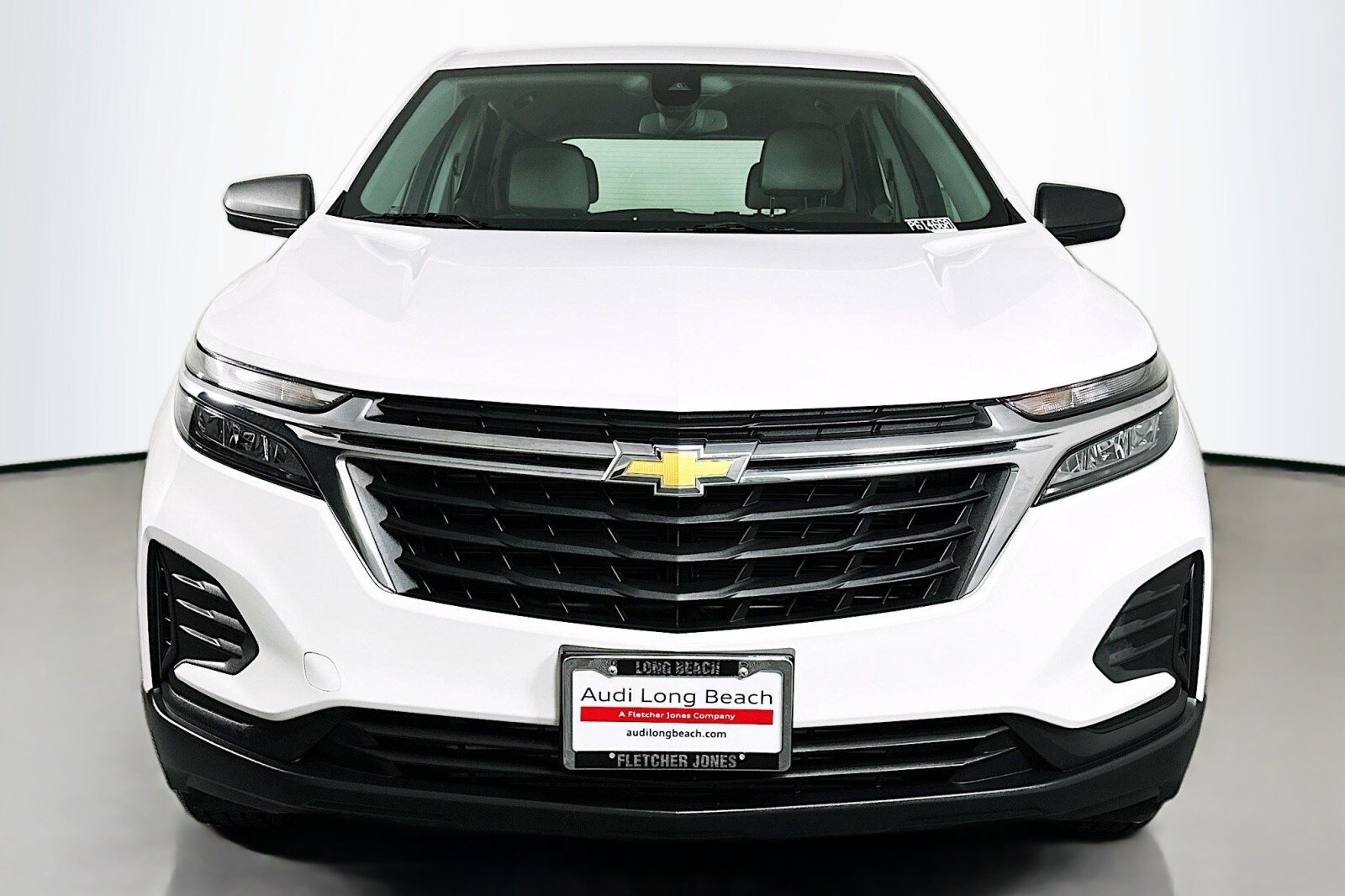 2023 Chevrolet Equinox LS photo 2