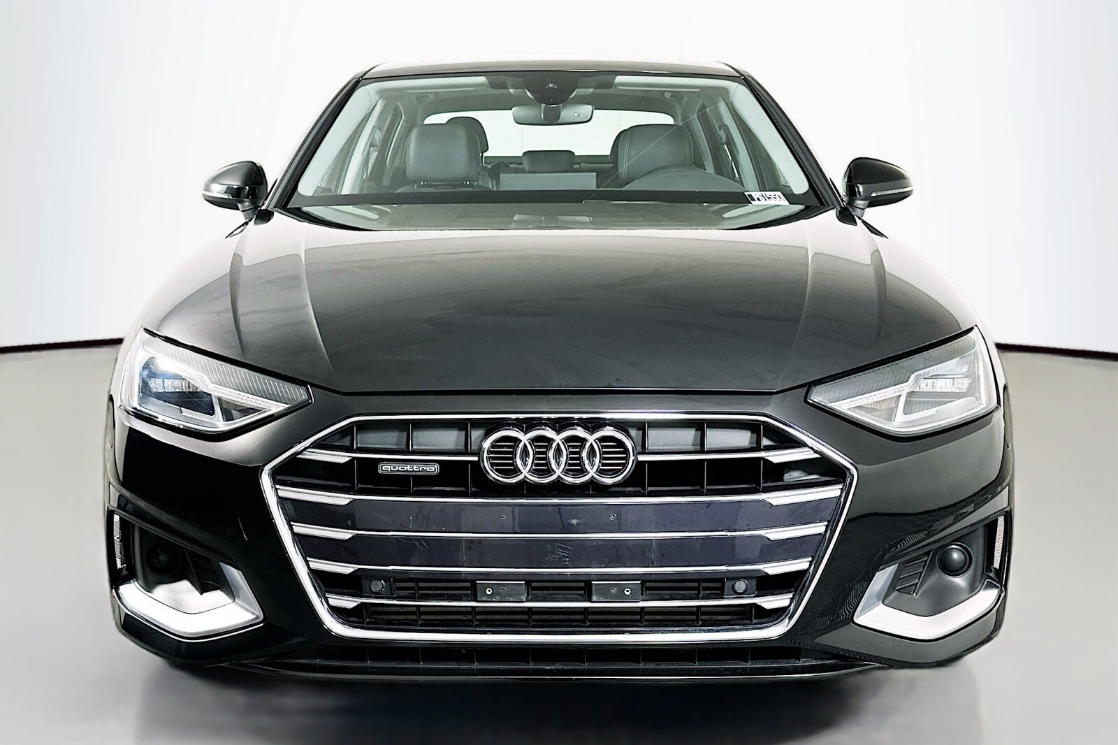 2022 Audi A4 Premium 40 TFSI Quattro photo 2