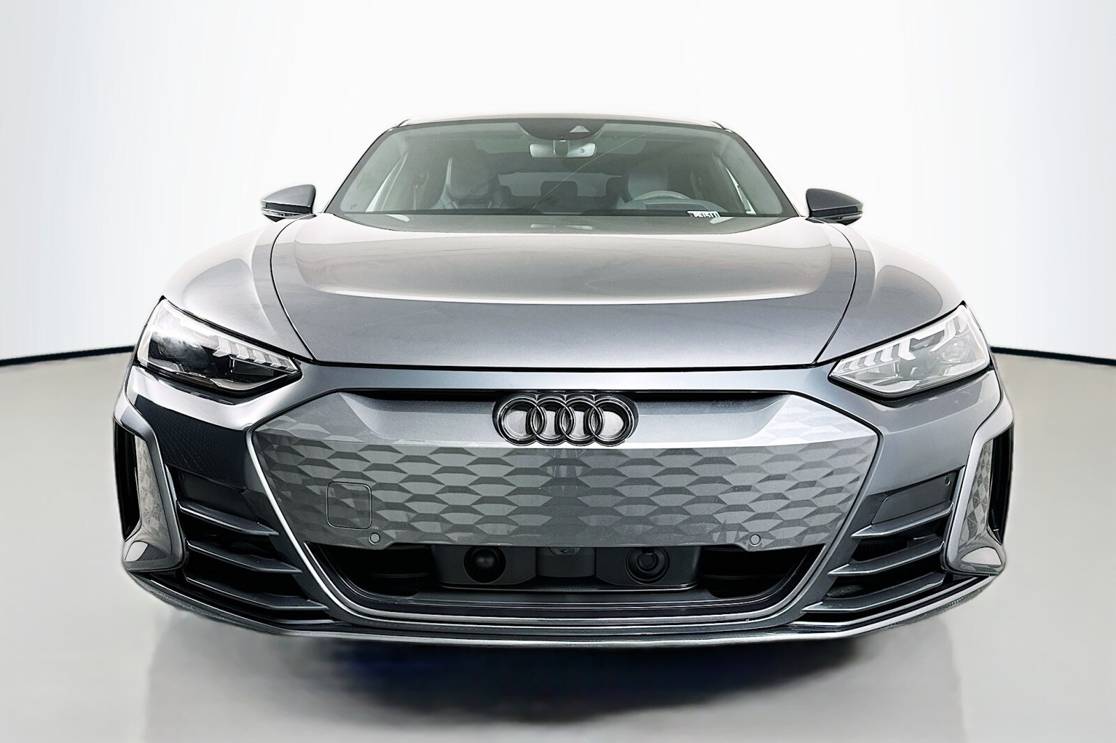 2023 Audi e-tron GT Premium Plus photo 2