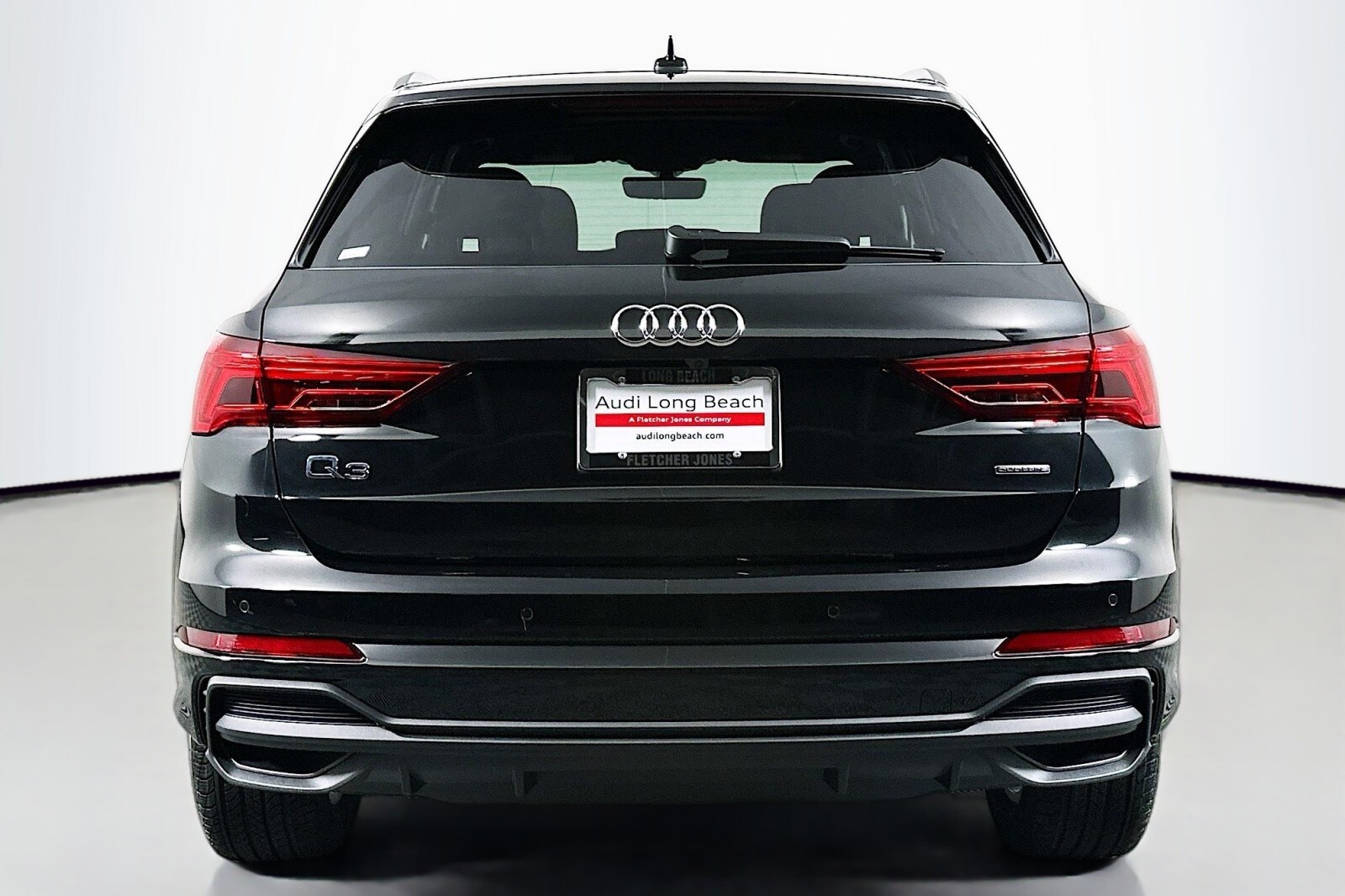 2025 Audi Q3 S line Premium photo 3