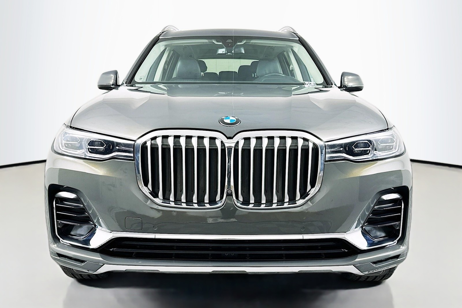 Used 2022 BMW X7 40i with VIN 5UXCW2C04N9J32795 for sale in Signal Hill, CA