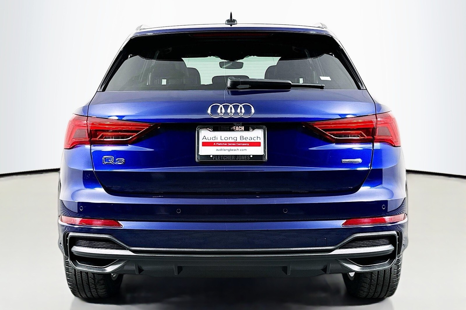 2023 Audi Q3 S line Premium Plus photo 3