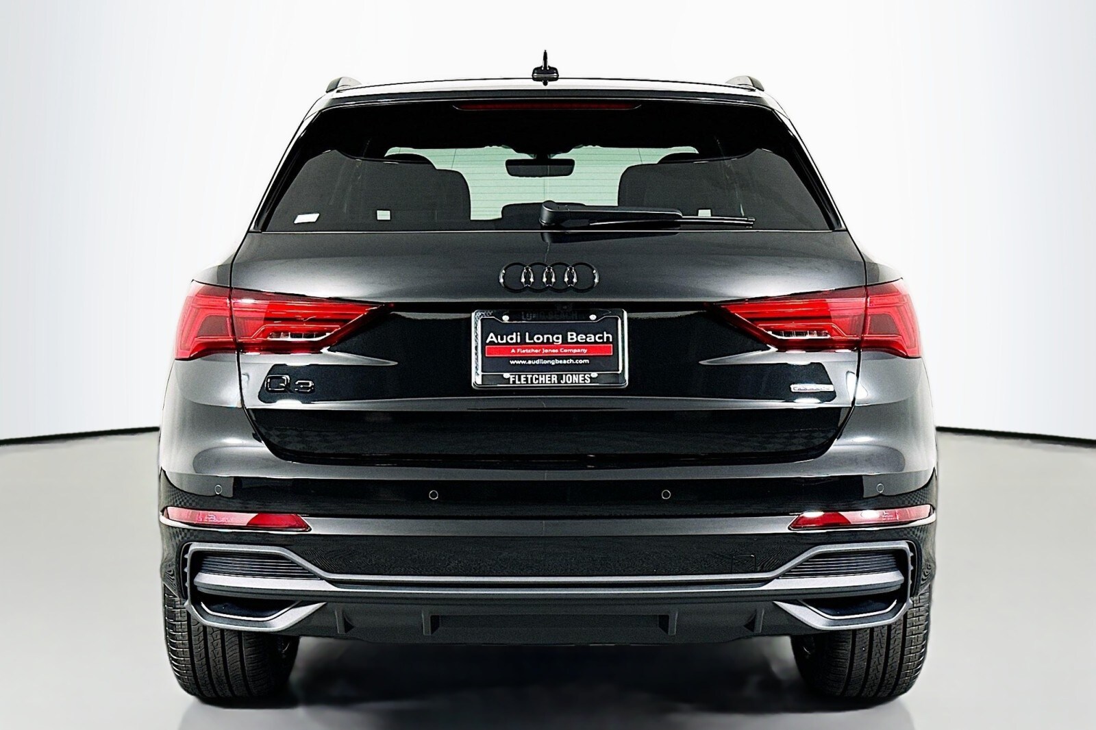 2025 Audi Q3 S line Premium Plus photo 3
