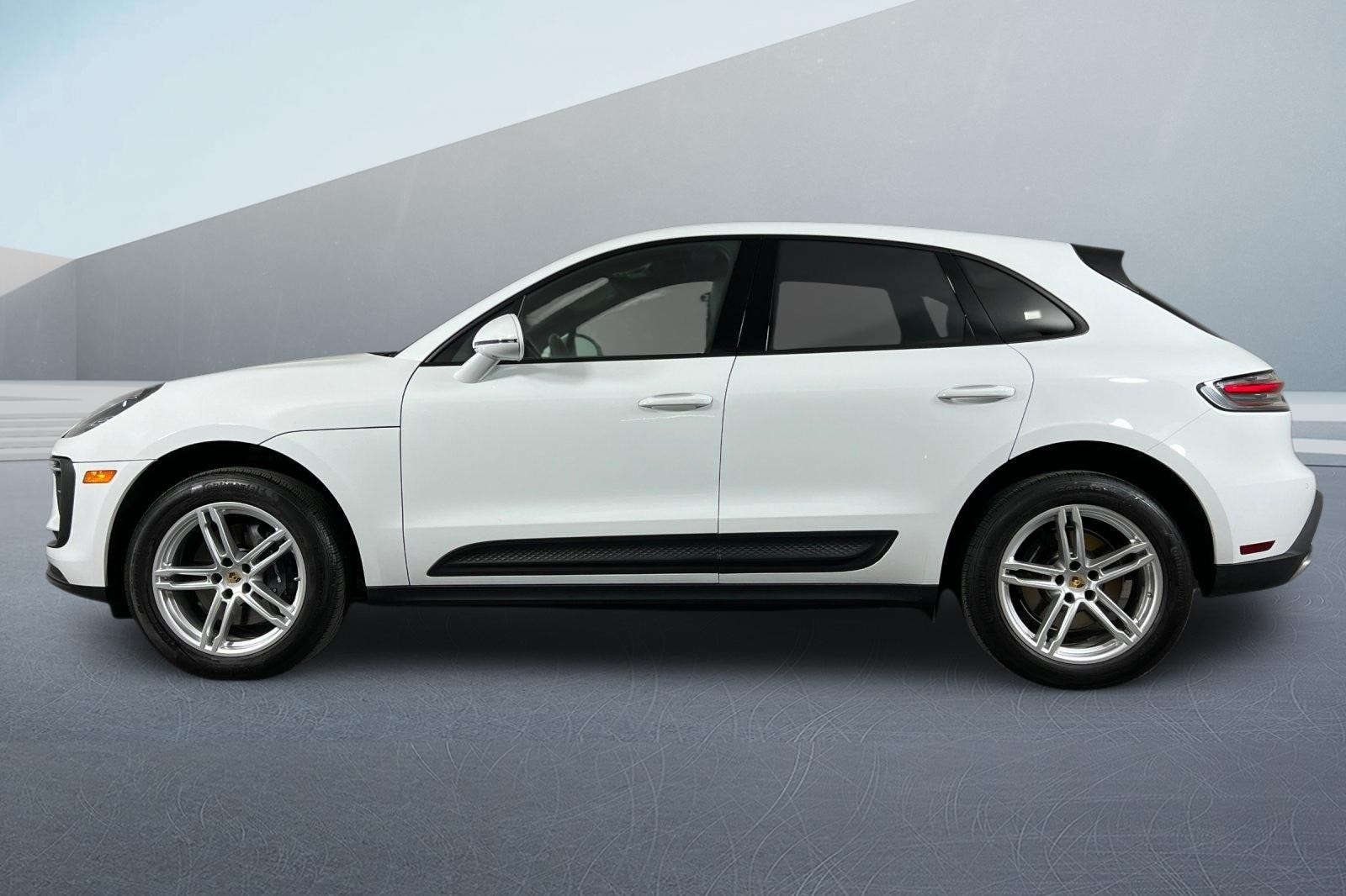 Used 2024 Porsche Macan T with VIN WP1AA2A53RLB08484 for sale in Long Beach, CA