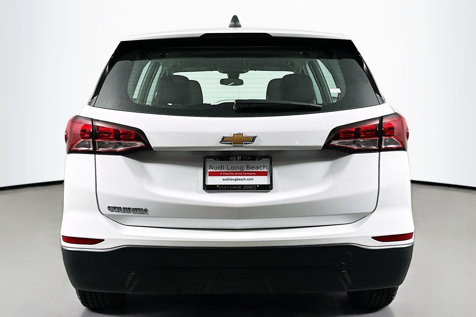 2023 Chevrolet Equinox LS photo 3