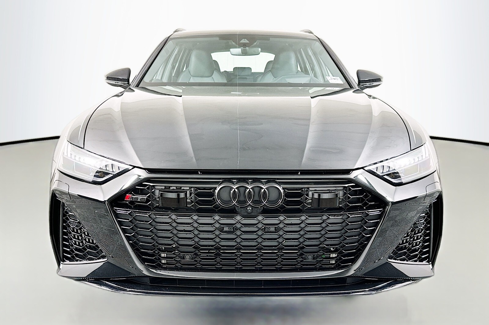 2025 Audi RS 6 Avant Performance photo 2