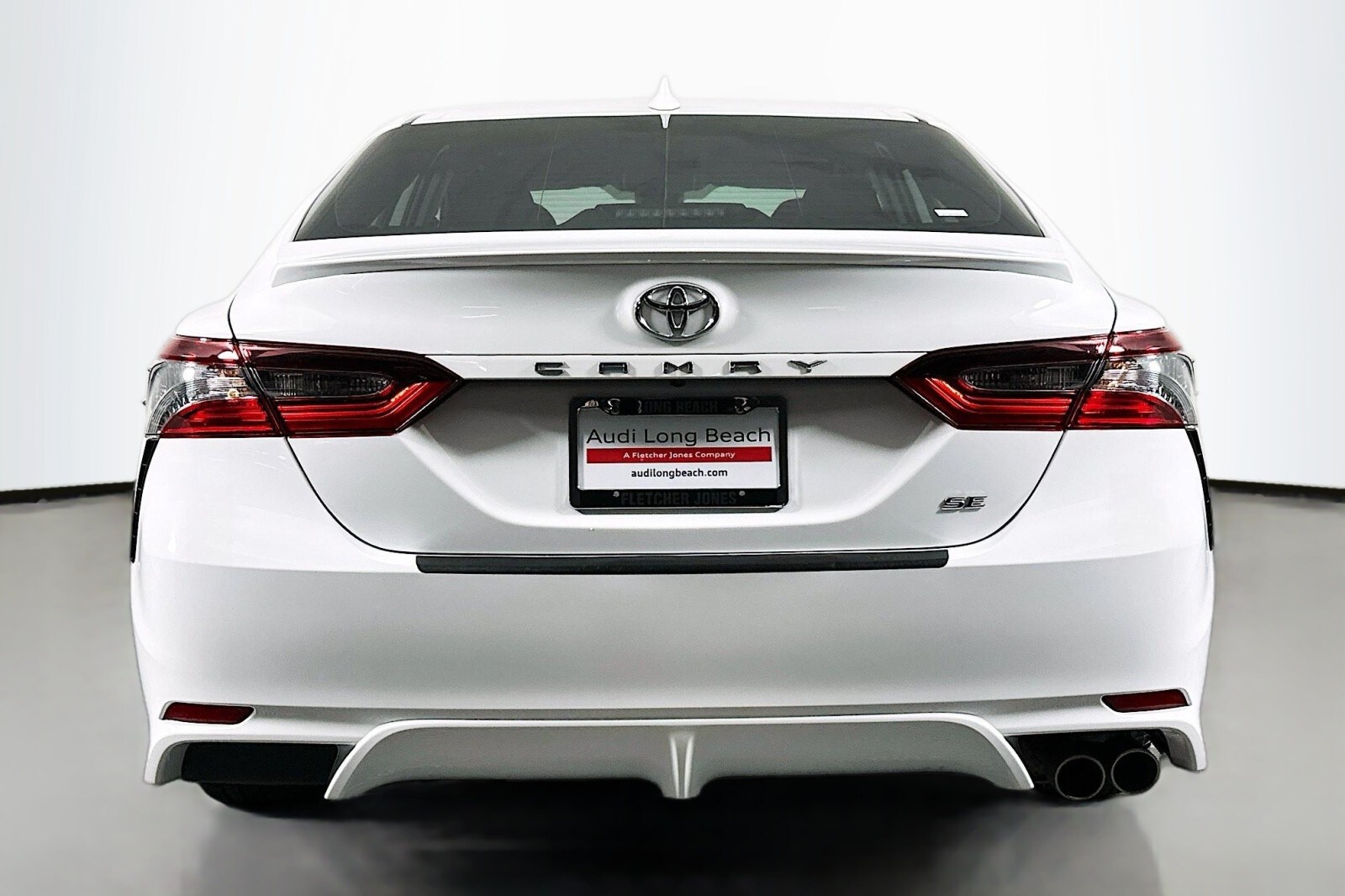 2023 Toyota Camry SE photo 3