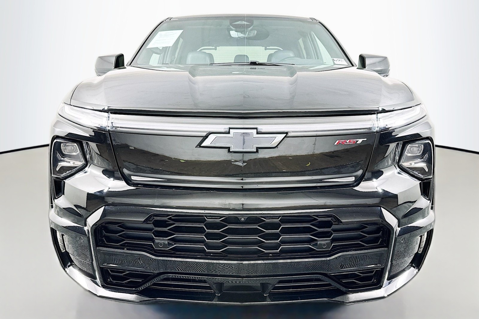 Used 2024 Chevrolet Silverado EV RST with VIN 1GC40ZEL5RU302009 for sale in Signal Hill, CA
