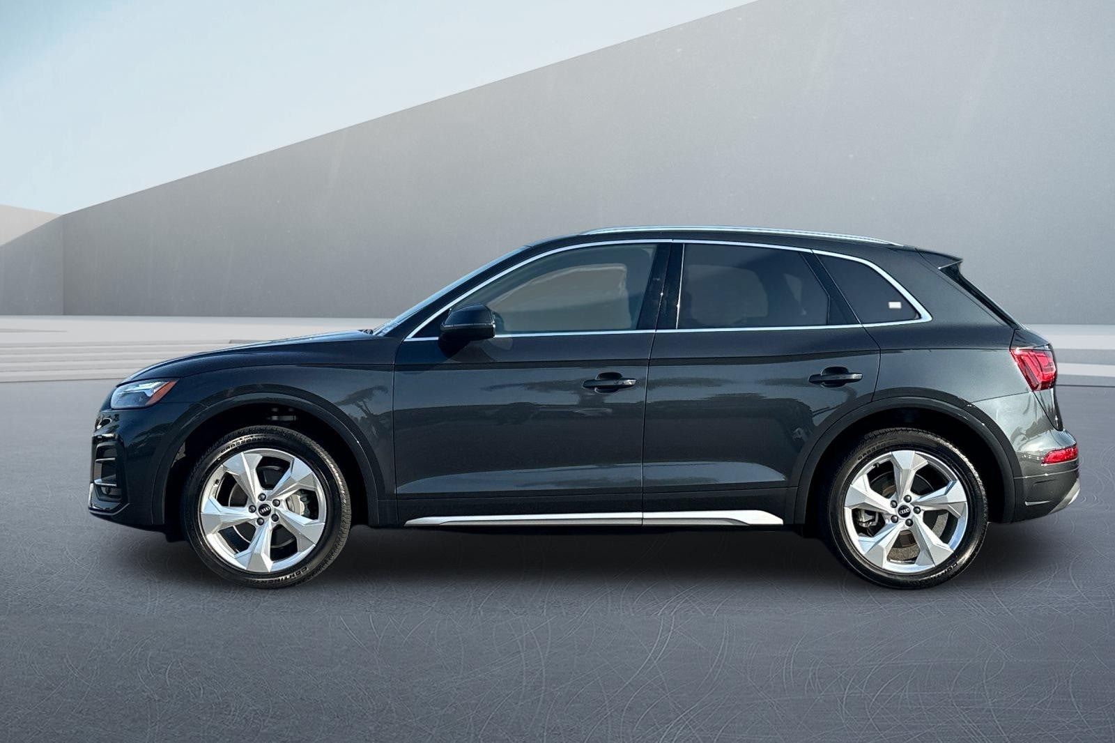 Used 2021 Audi Q5 Premium Plus with VIN WA1BAAFY5M2115965 for sale in Long Beach, CA