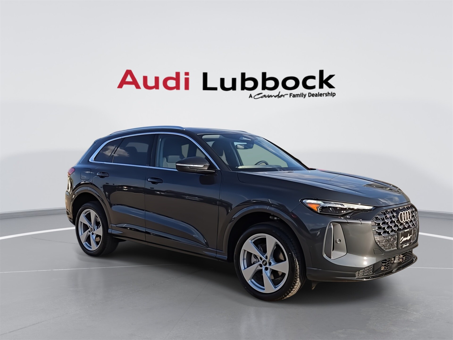 2025 Audi Q5 Premium Plus photo 2