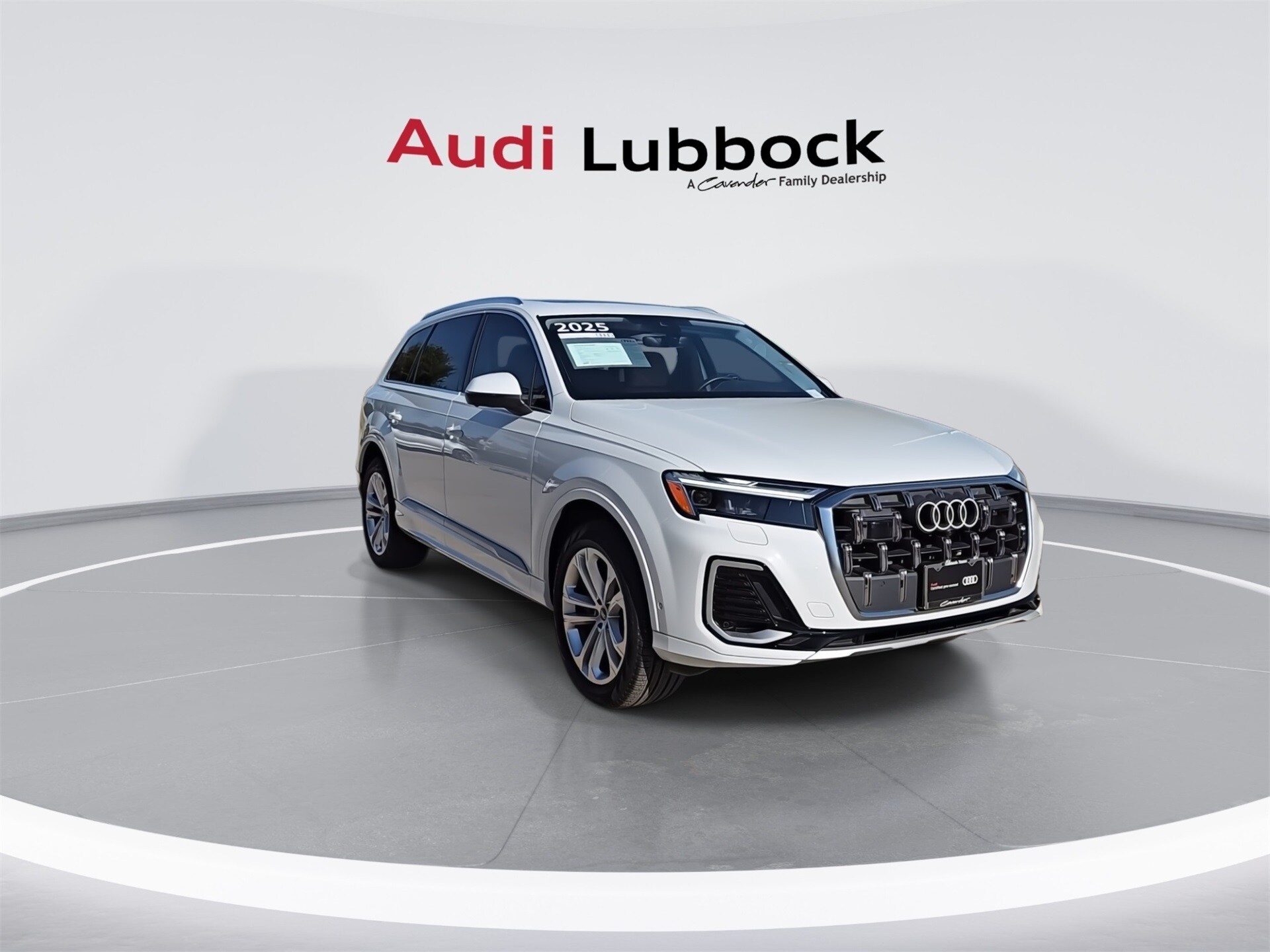 2025 Audi Q7 45 Premium Plus photo 2