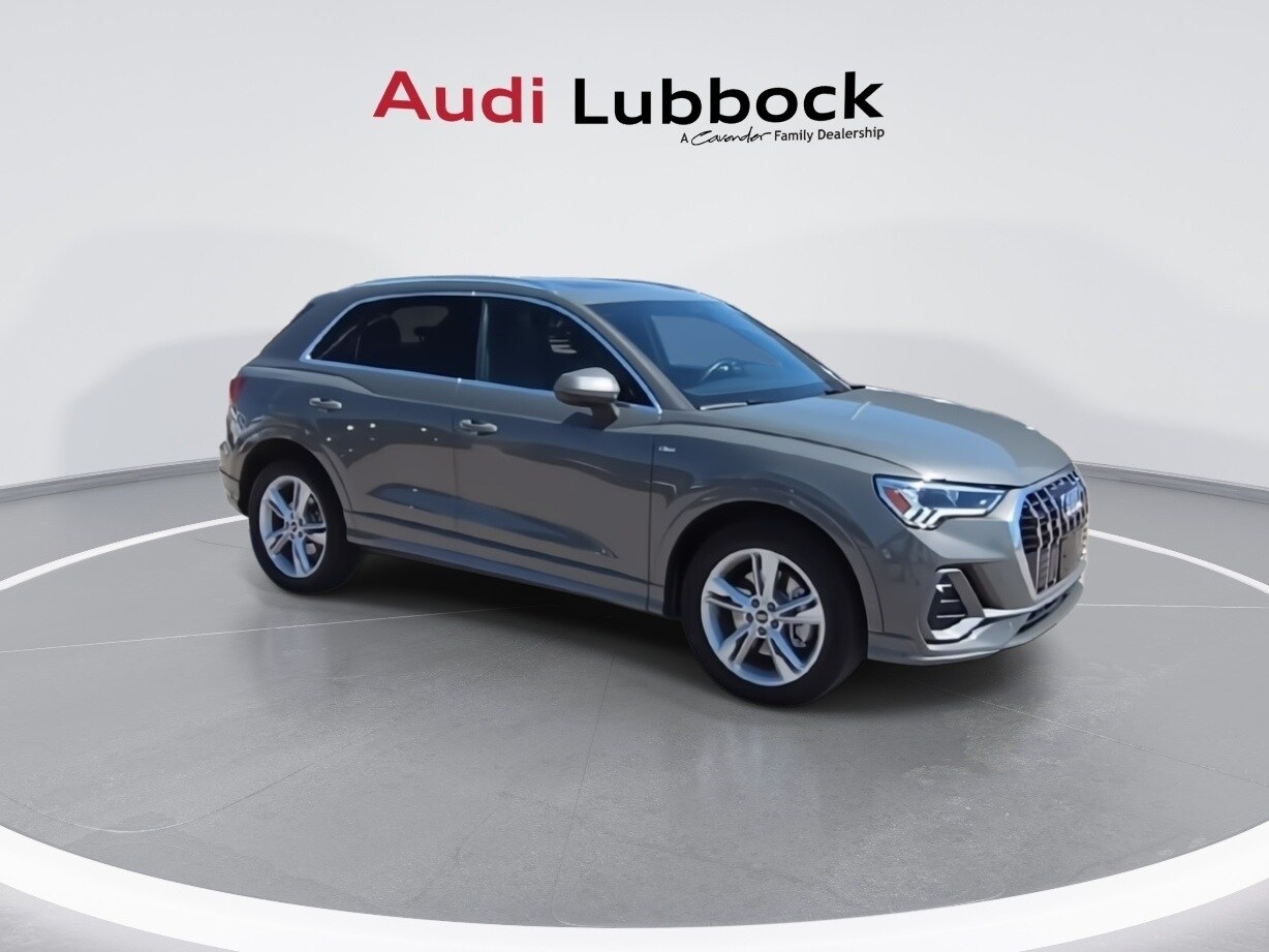 2022 Audi Q3 Premium Plus S line photo 2