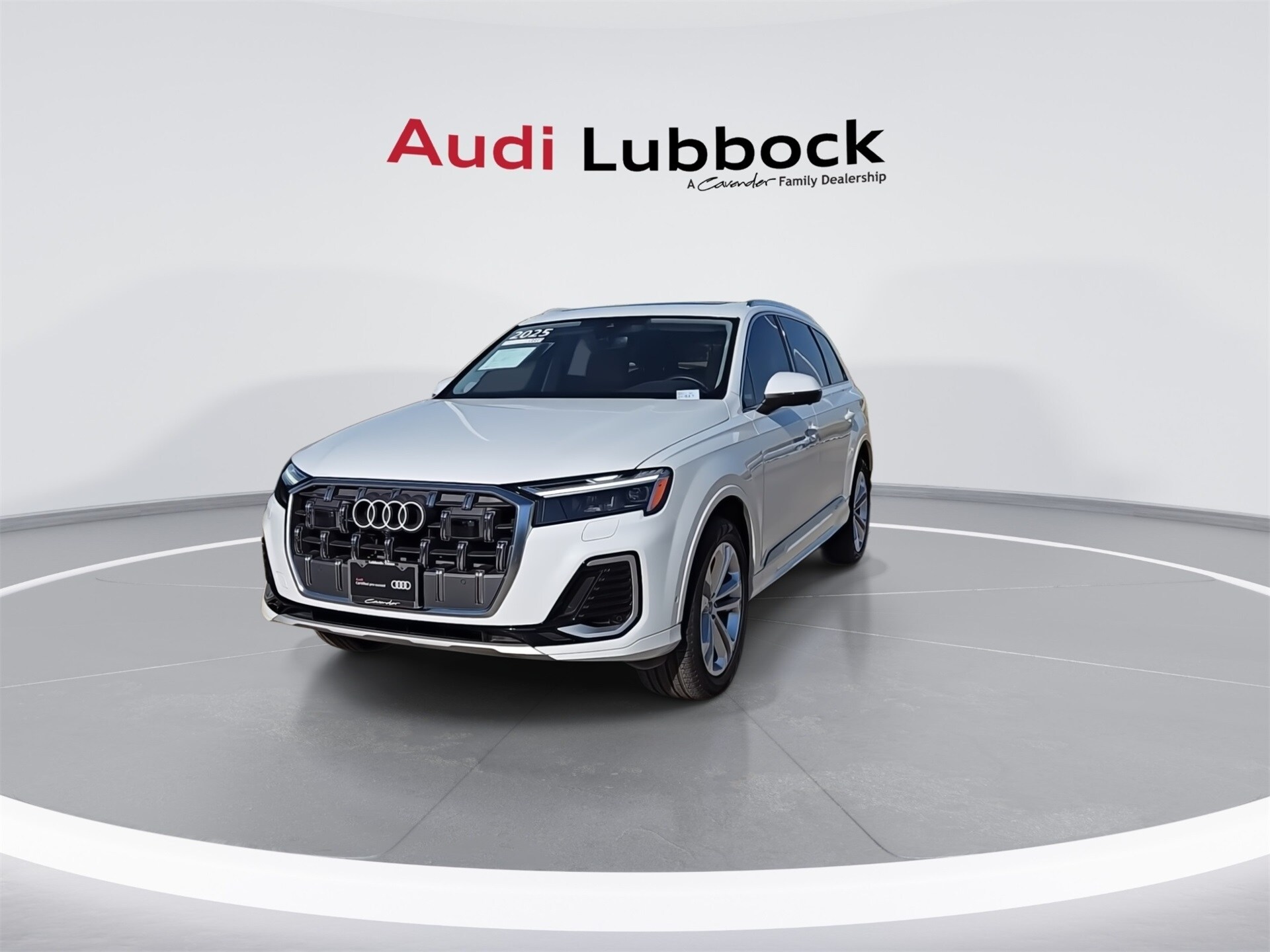 2025 Audi Q7 45 Premium Plus photo 3
