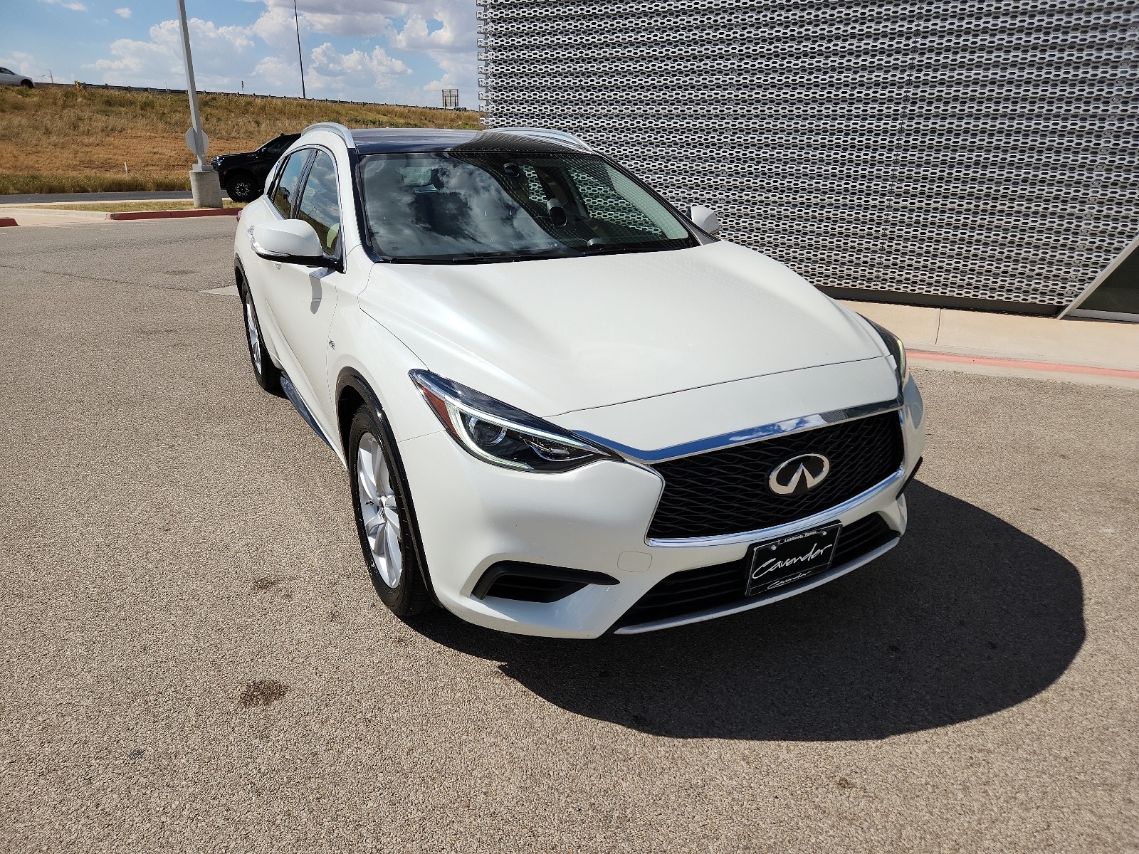 Used 2019 INFINITI QX30 ESSENTIAL with VIN SJKCH5CP5KA006902 for sale in Lubbock, TX