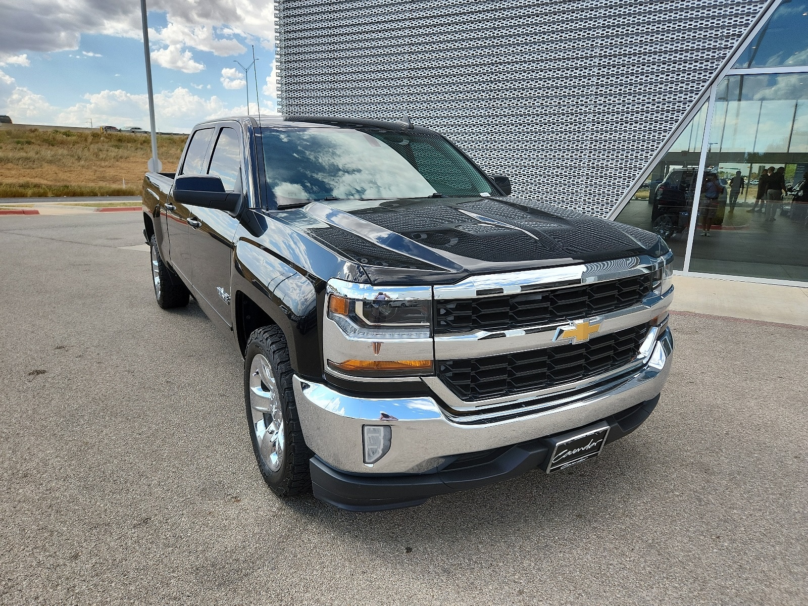 Used 2017 Chevrolet Silverado 1500 LT with VIN 1GCPCREC9HF129912 for sale in Lubbock, TX