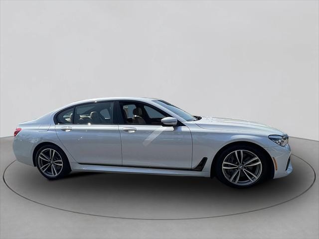 Used 2019 BMW 7 Series 750i with VIN WBA7F2C58KB240420 for sale in Lynbrook, NY