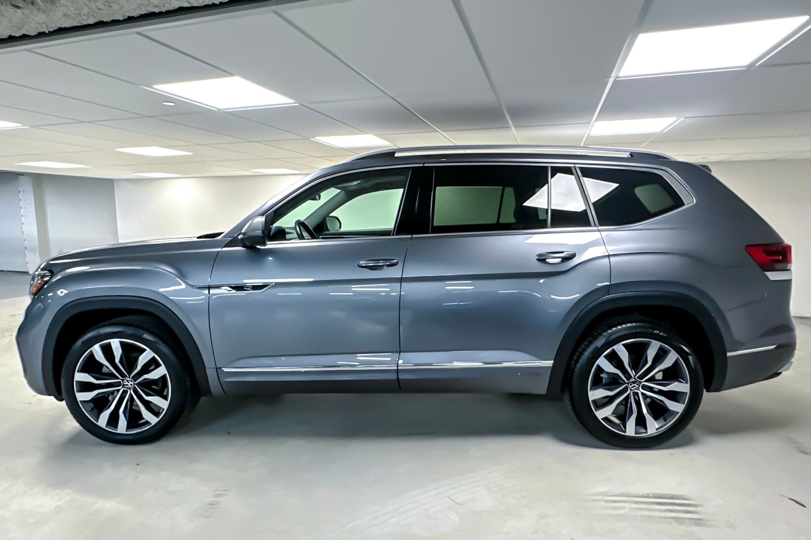 Atlas V6 SEL Premium R-Line 4MOTION