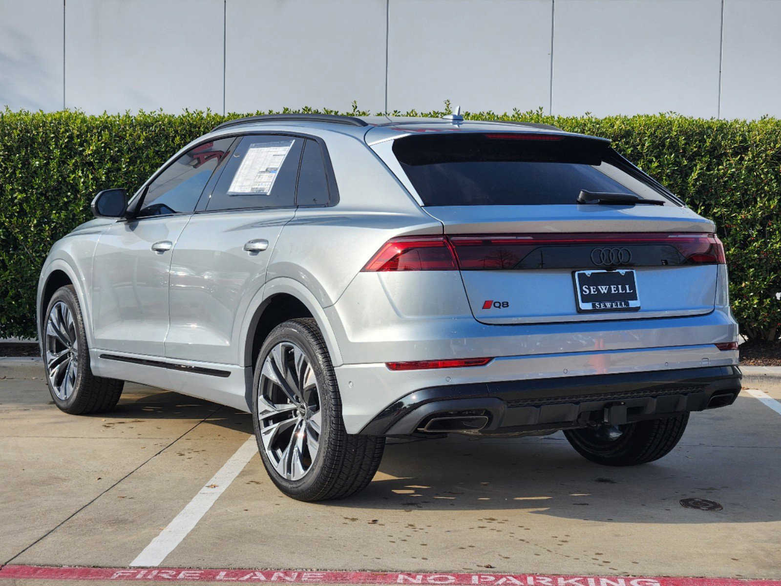 2025 Audi Q8 Premium Plus photo 4