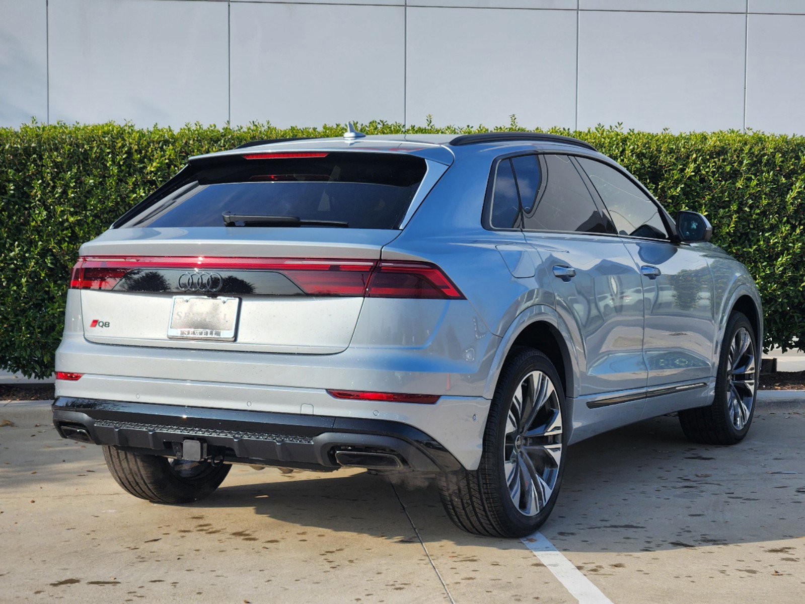 2025 Audi Q8 Premium Plus photo 3