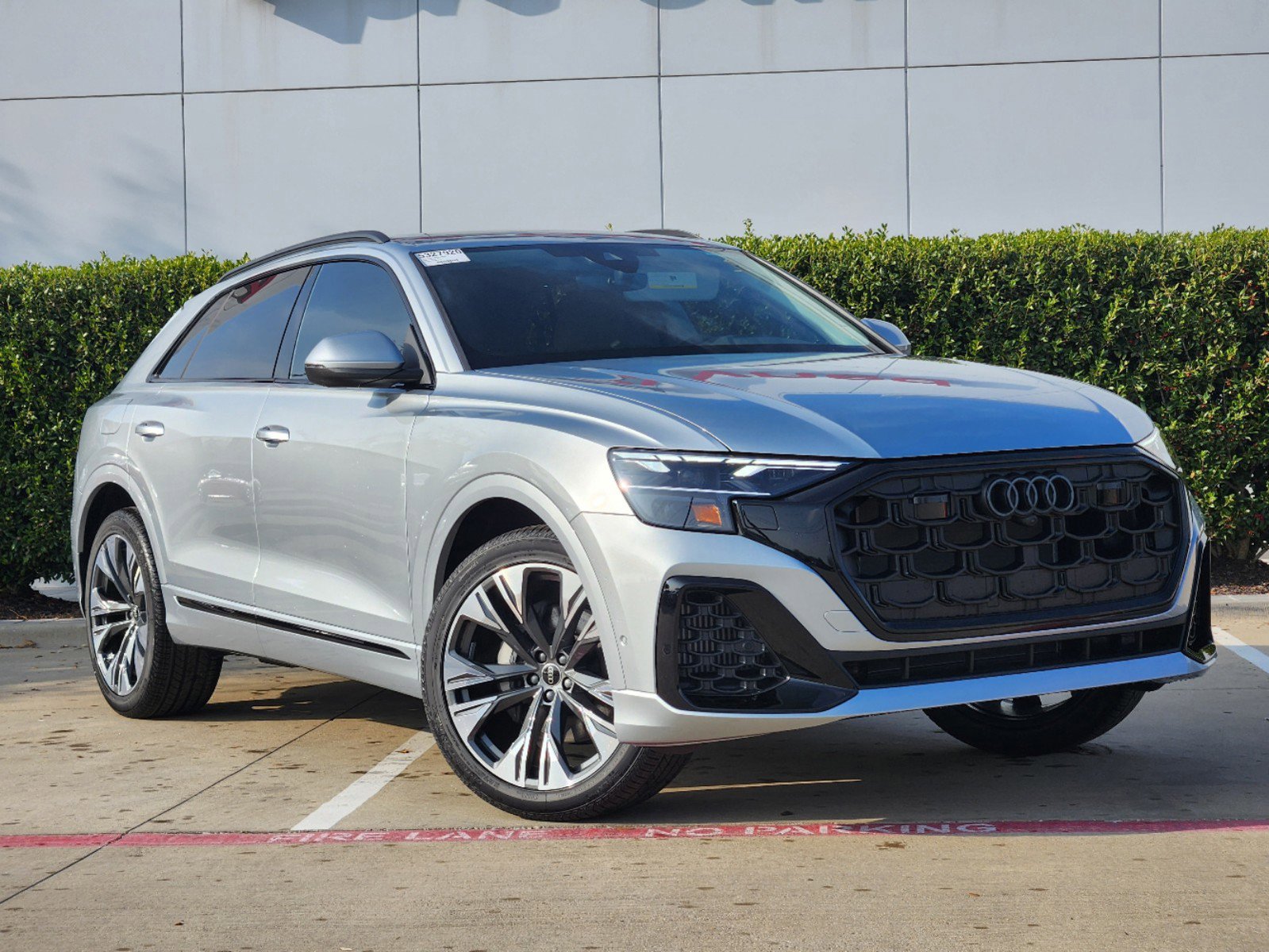 2025 Audi Q8 Premium Plus photo 2
