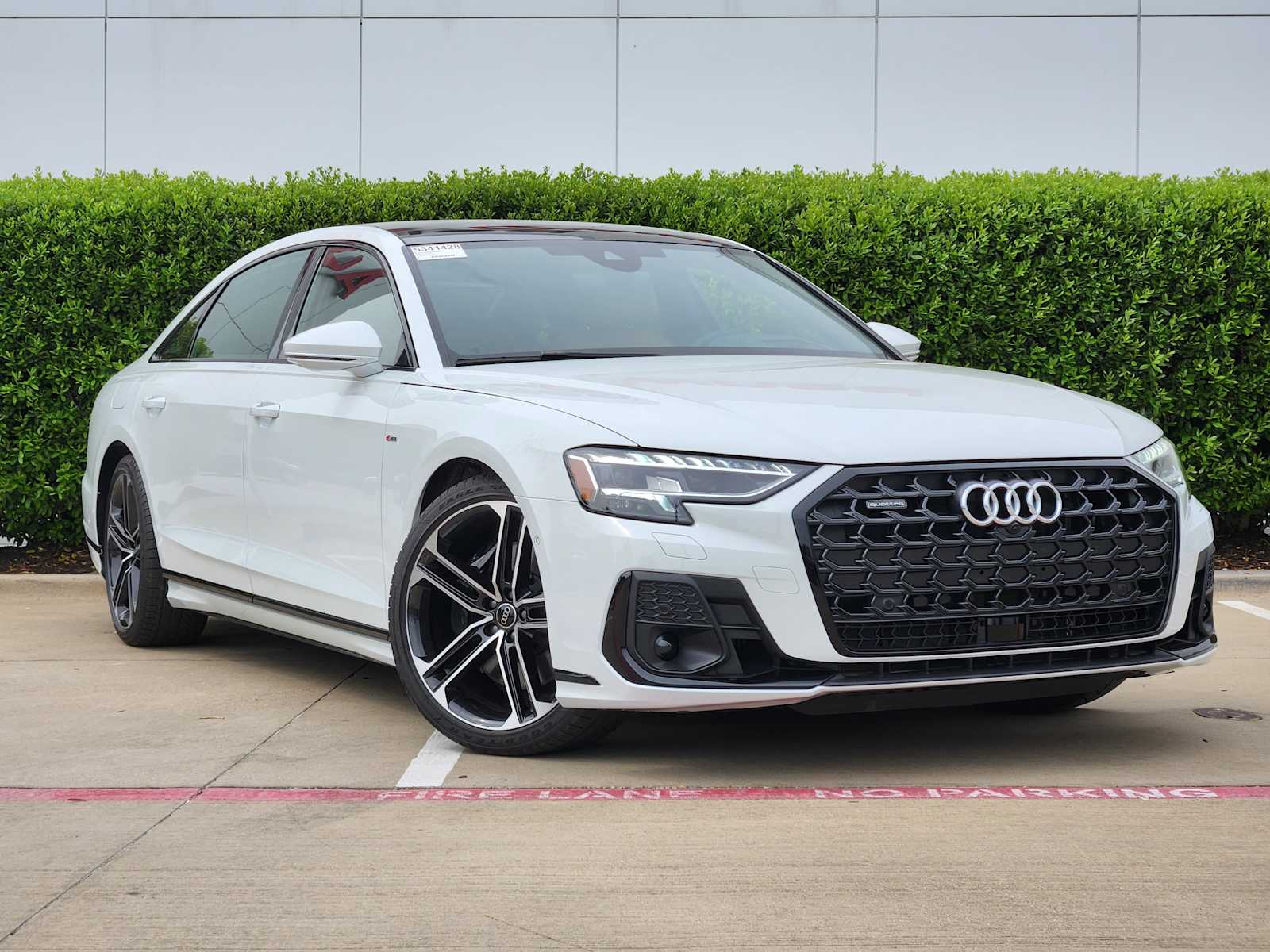2025 Audi A8 L 55 TFSI Quattro photo 2