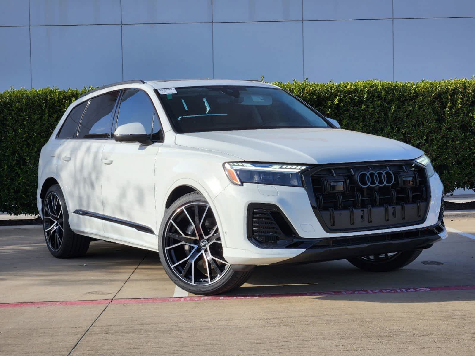 2025 Audi Q7 Prestige photo 2
