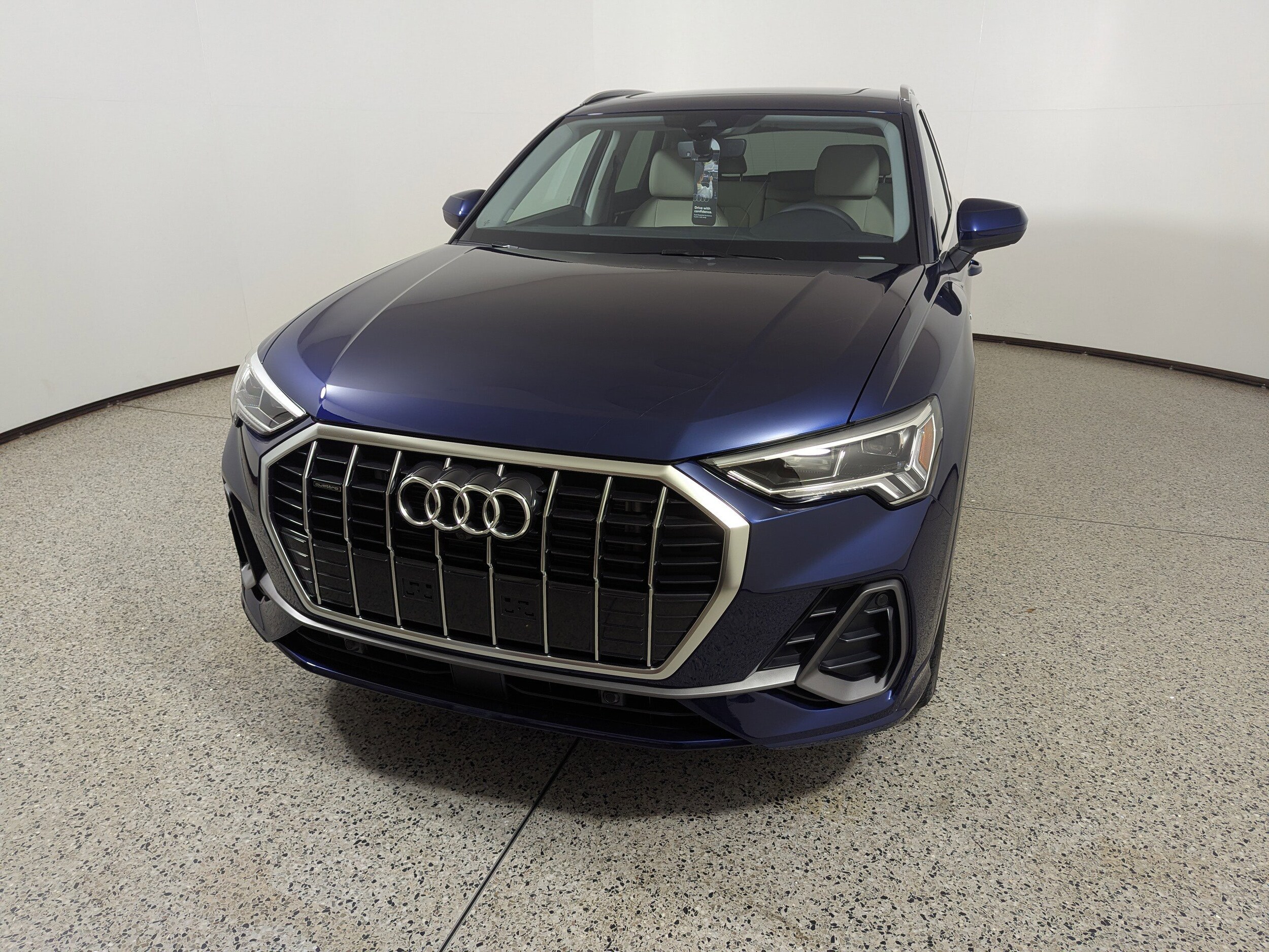 2025 Audi Q3 45 TFSI S line Premium Plus photo 3