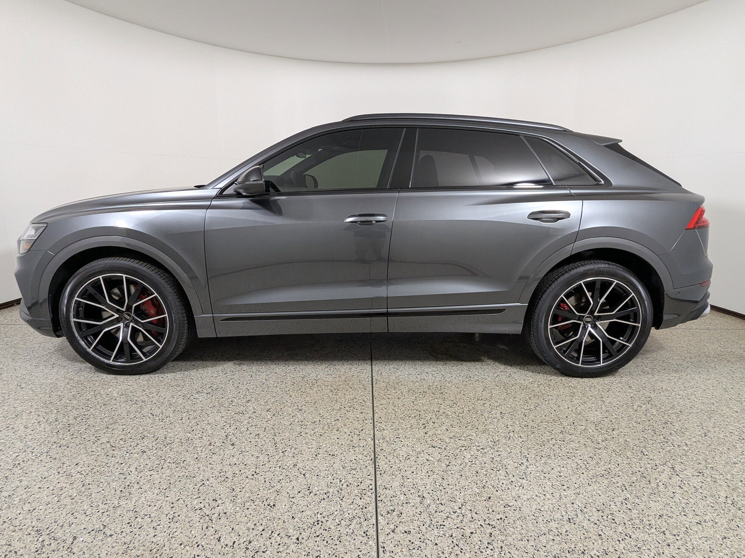 2023 Audi SQ8 Prestige photo 4