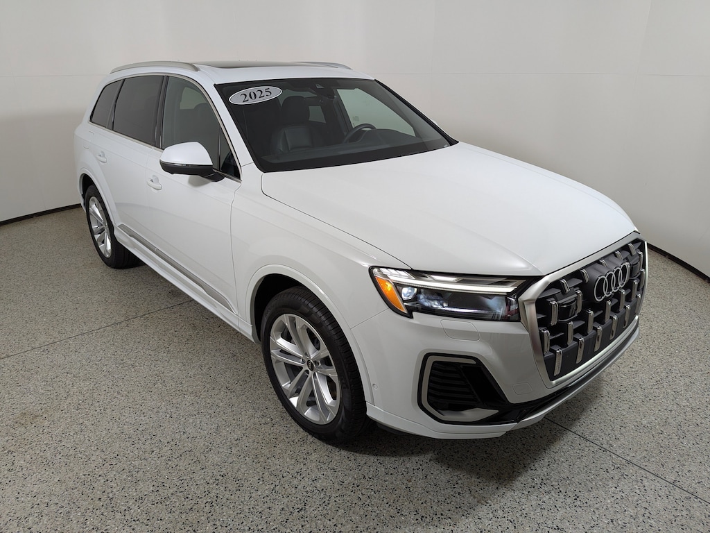 Certified 2025 Audi Q7 Premium 55 TFSI quattro SUV