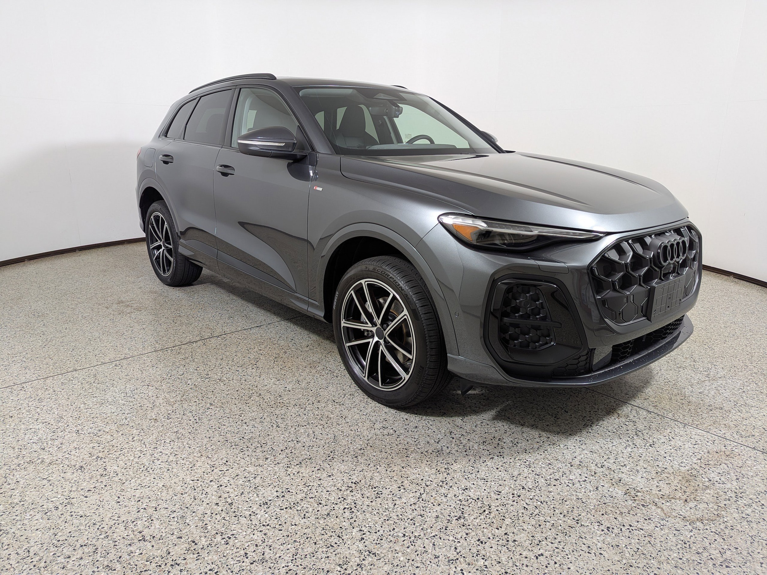 2026 Audi Q5 Premium Plus quattro's photo