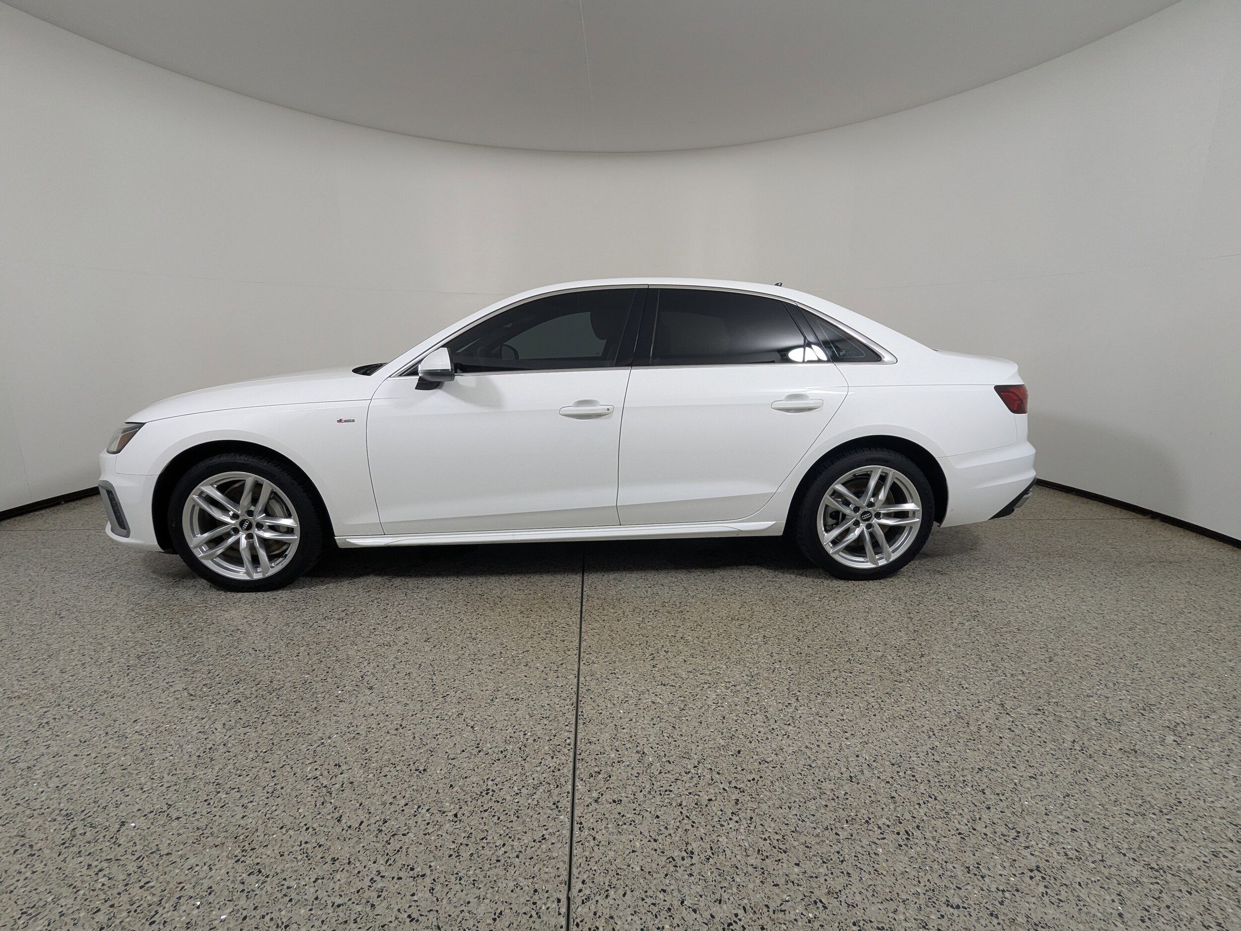 2021 Audi A4 S line Premium 45 TFSI Quattro photo 4