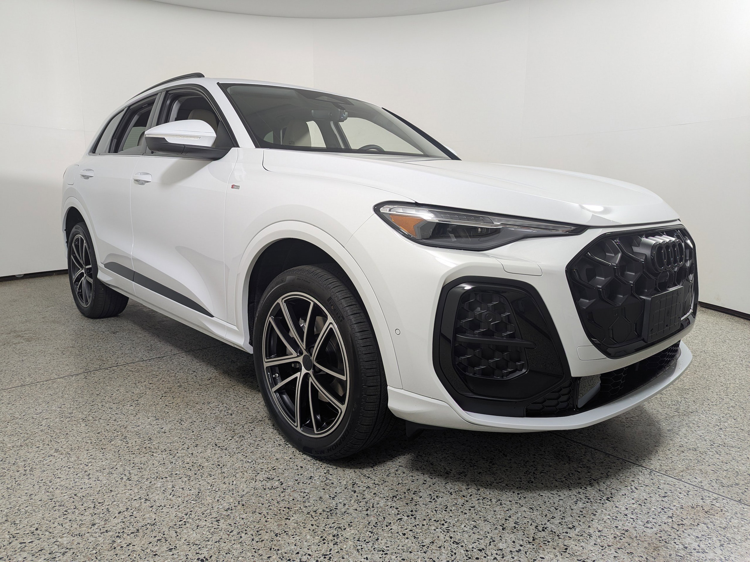 2026 Audi Q5 Premium Plus quattro's photo