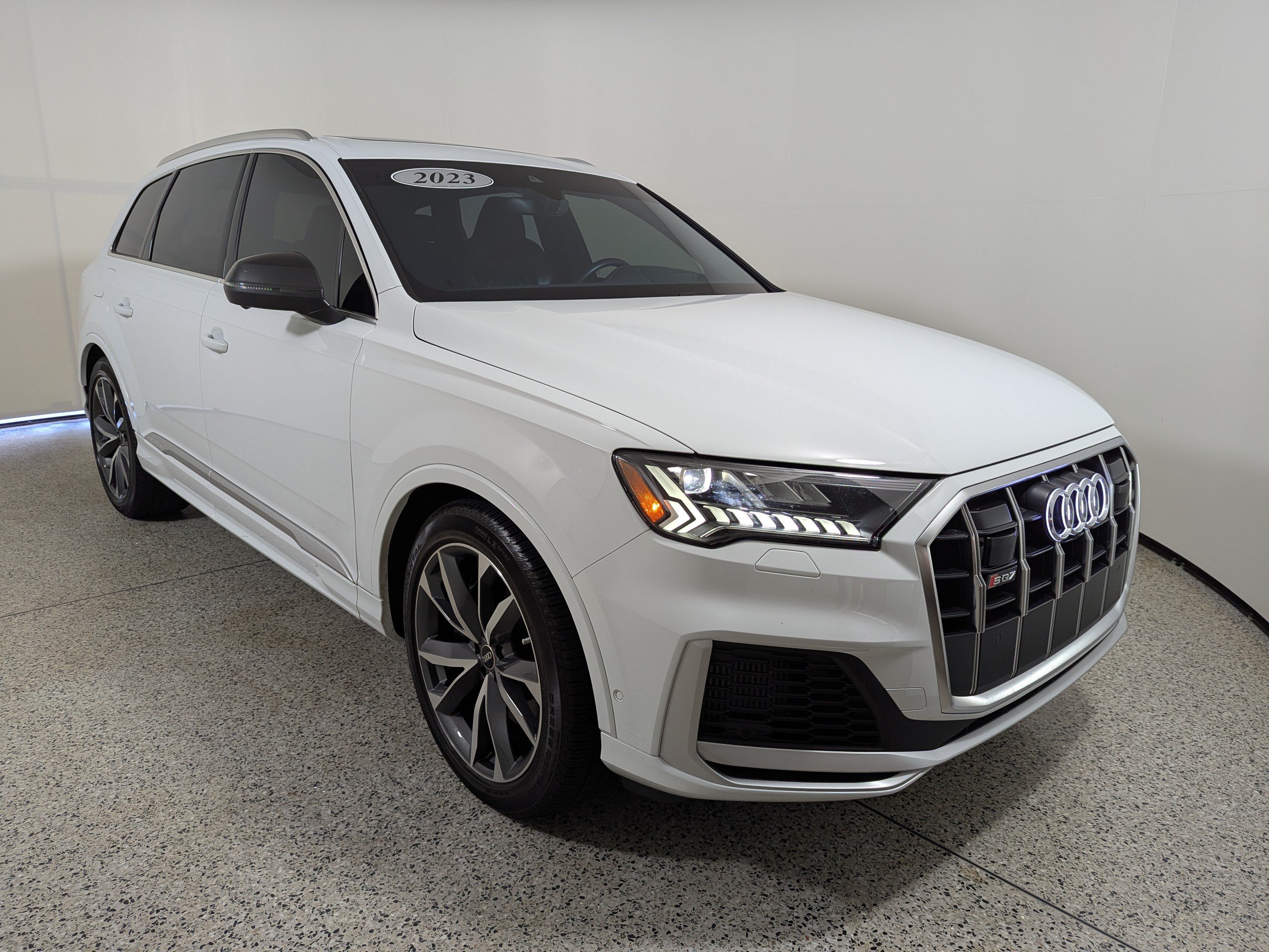 2023 Audi SQ7