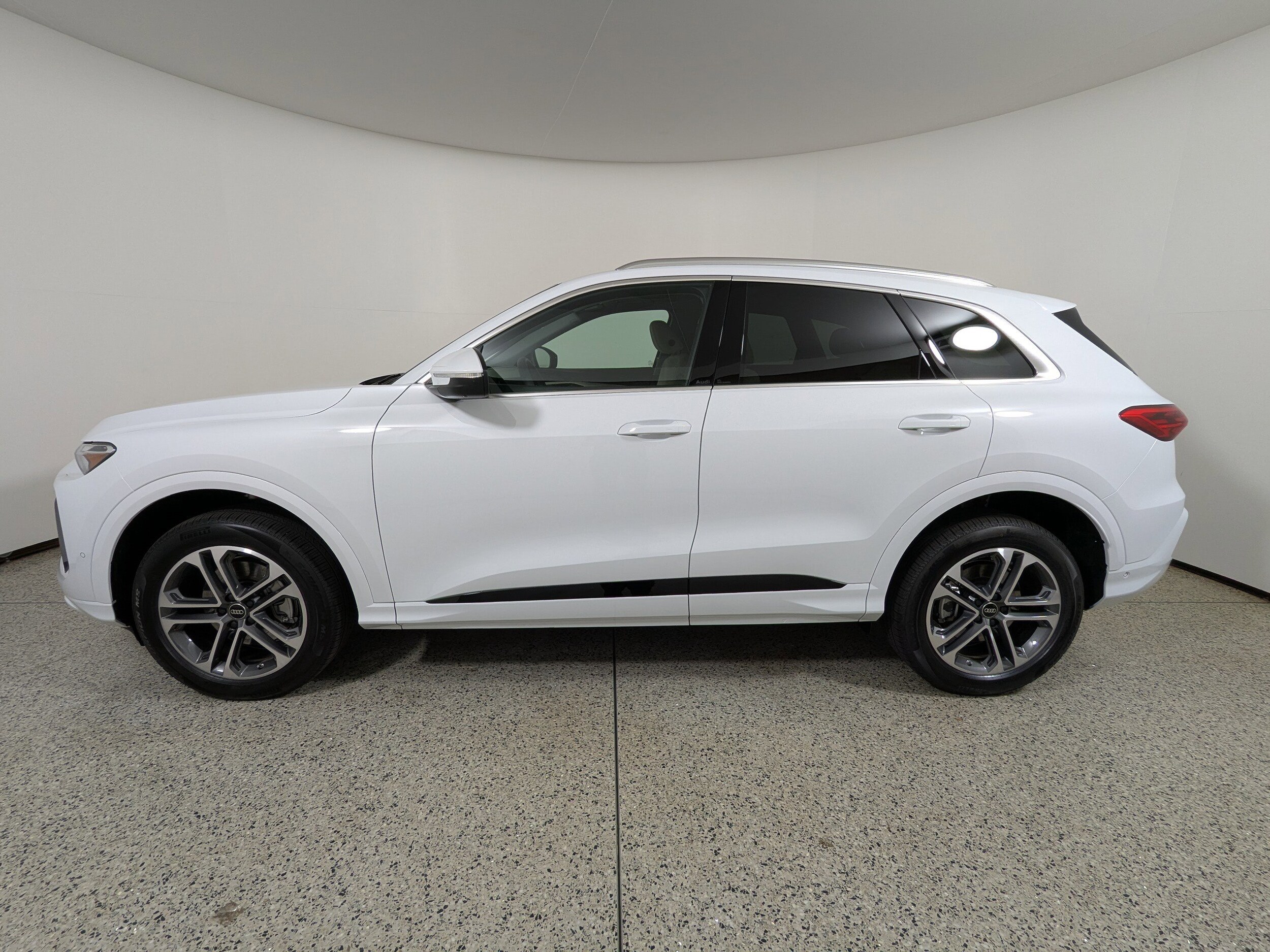 2025 Audi Q5 2.0T Premium photo 4