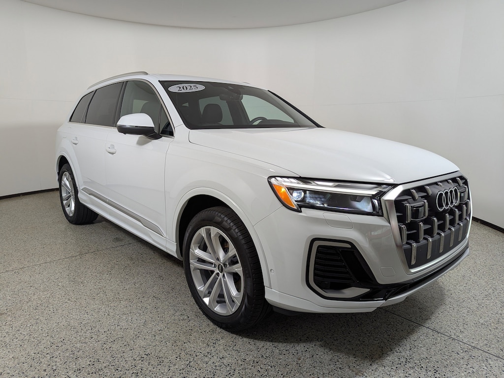 Certified 2025 Audi Q7 Premium 55 TFSI quattro SUV