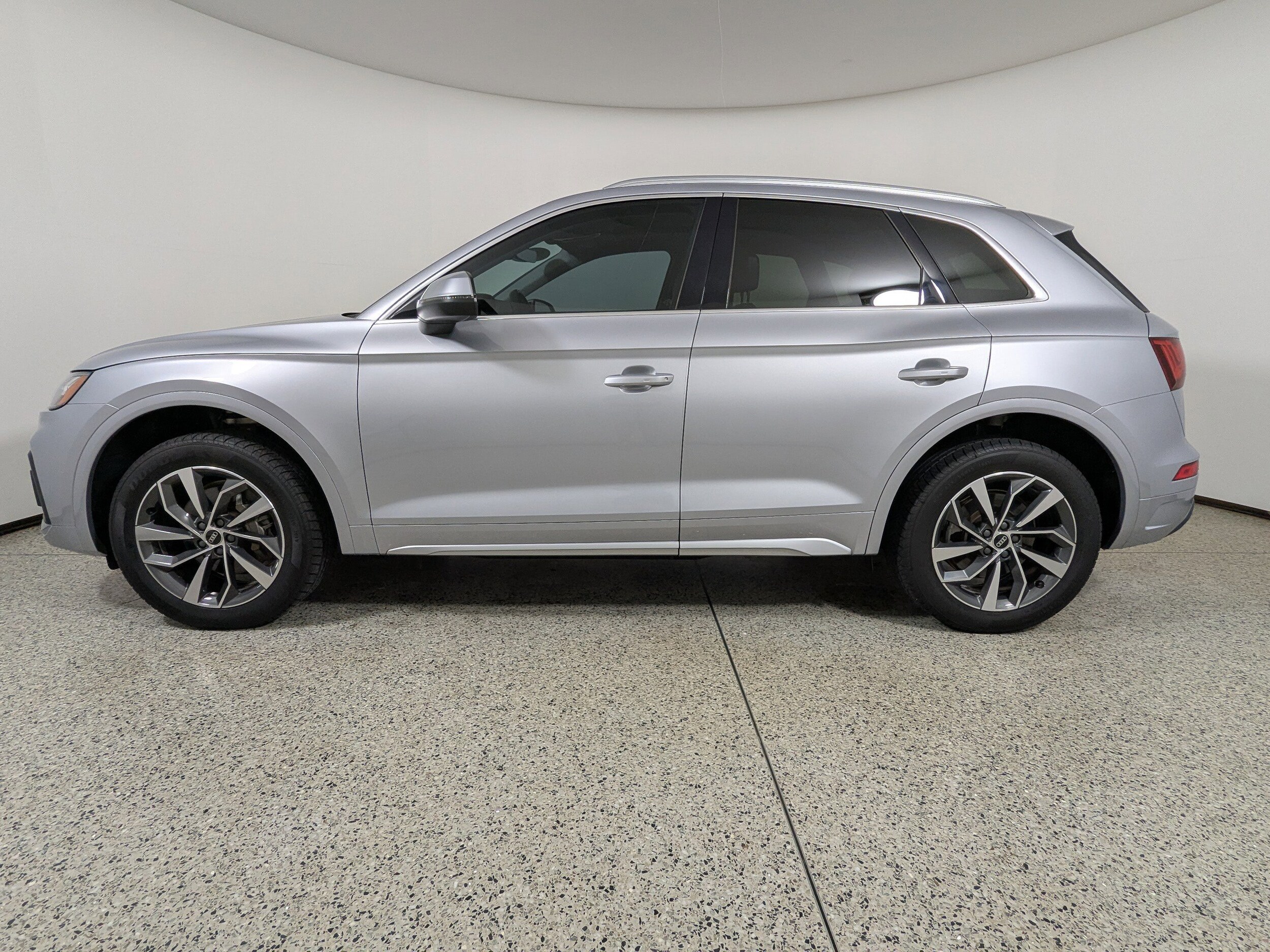 2021 Audi Q5 Premium 45 TFSI photo 3