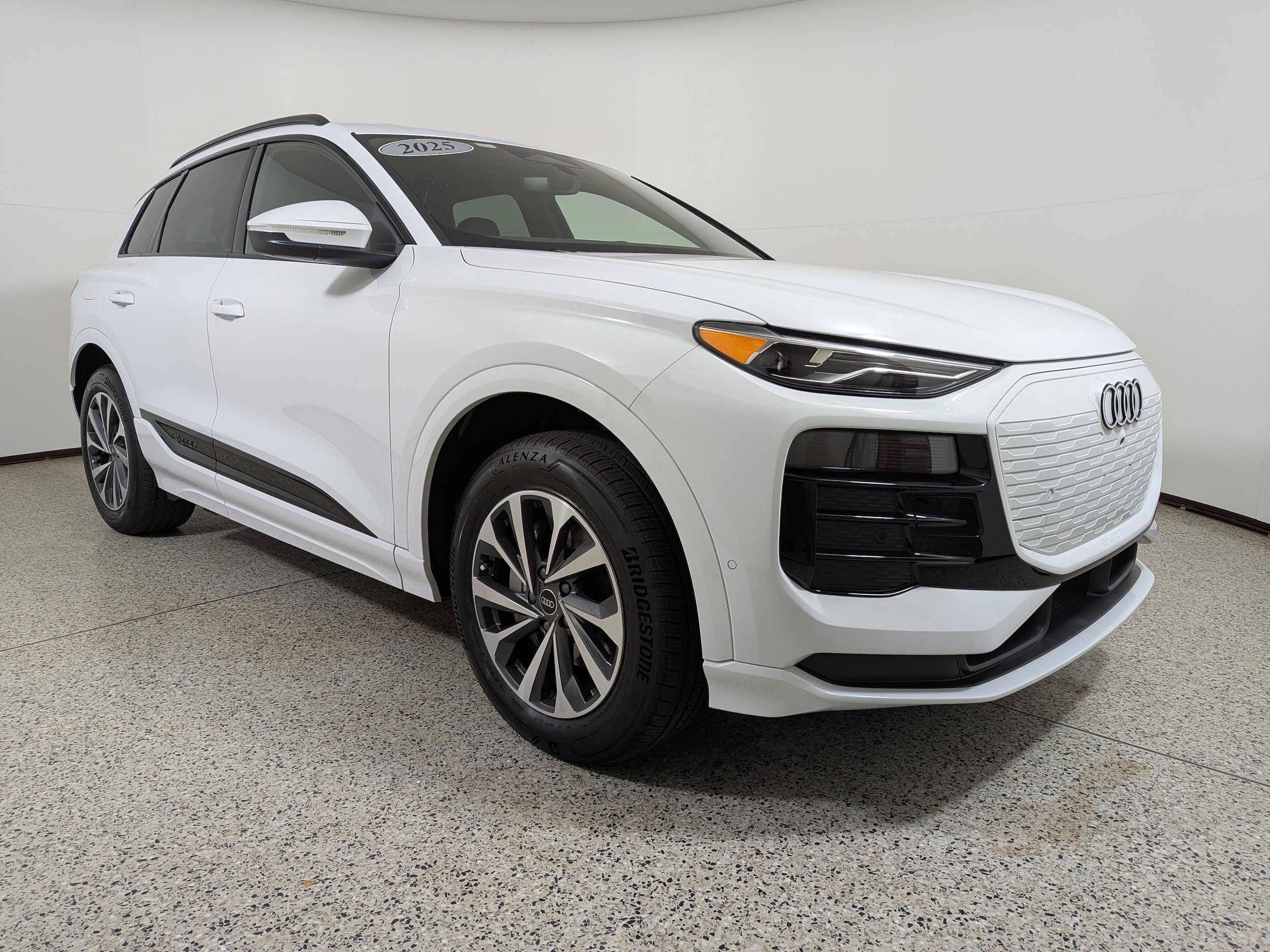 2025 Audi Q6 e-tron Premium's photo